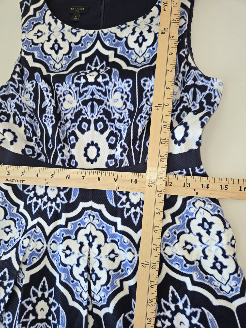 Talbots Blue White Medallion Mosaic Print Sleeveless Fit Flare Dress Size 2P - Picture 12 of 15